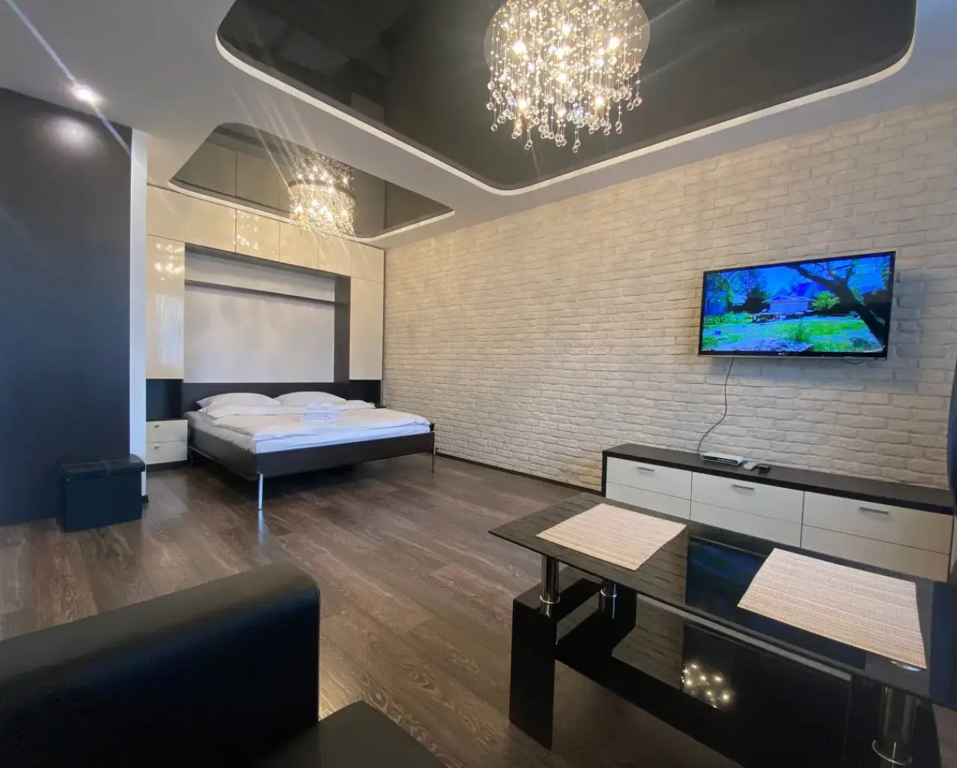 Апартаменты 1-комнатные HomeApart Держинского, 11