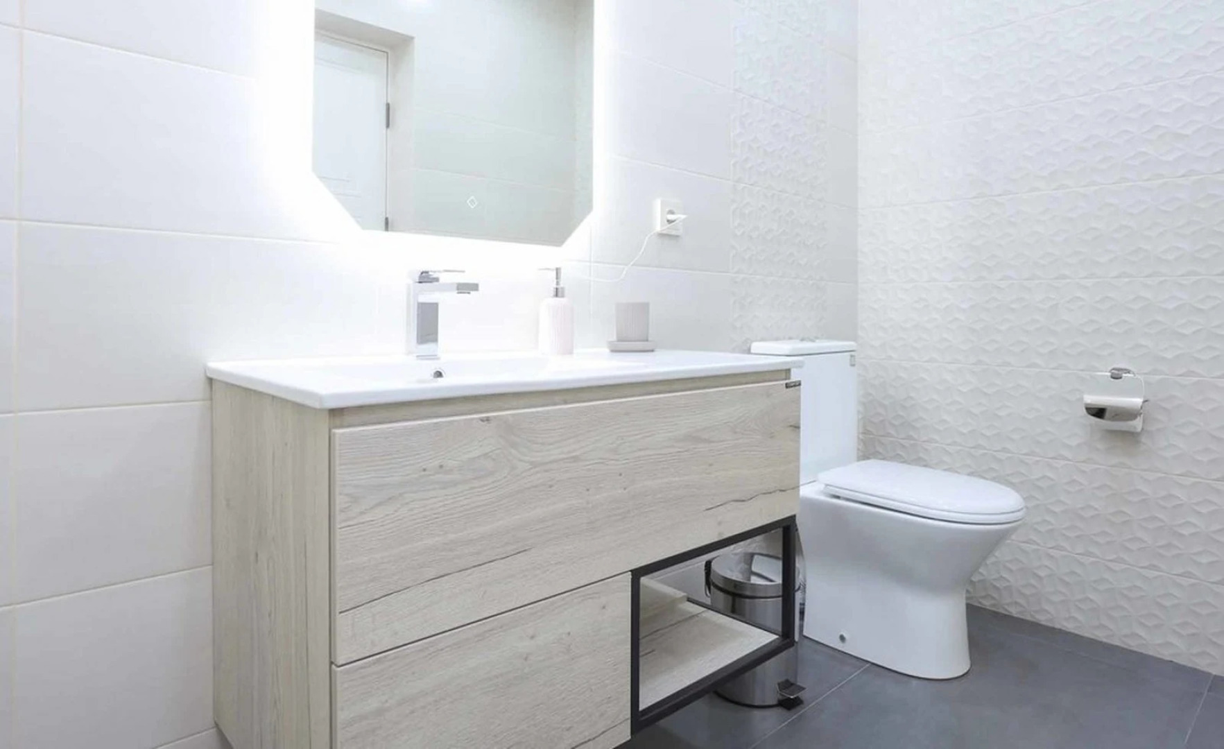 Апартаменты on Yekmalyan Str. 1-23/2