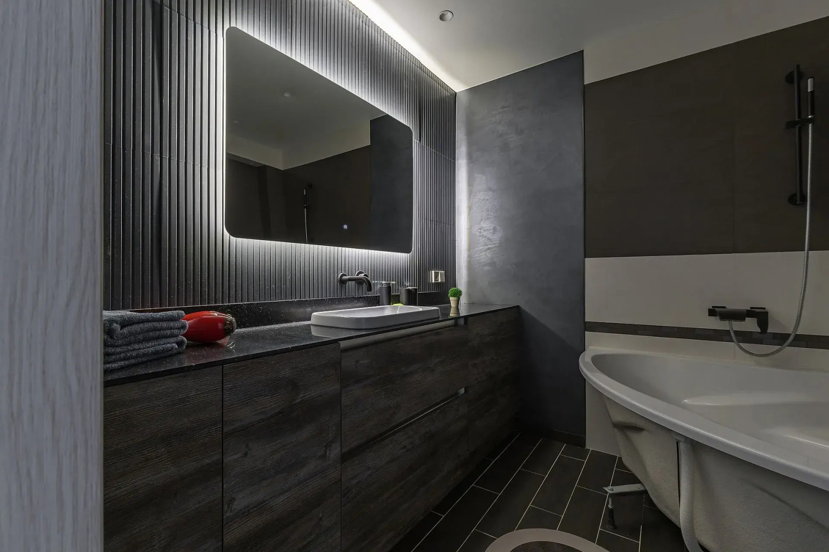 Квартира с панорамным видом и дизайнерским ремонтом