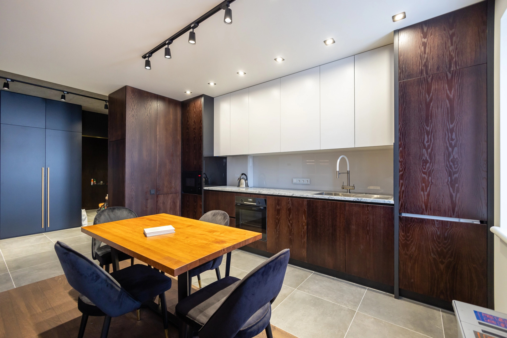 Апартаменты Остров Пасхи на Нижнем озере