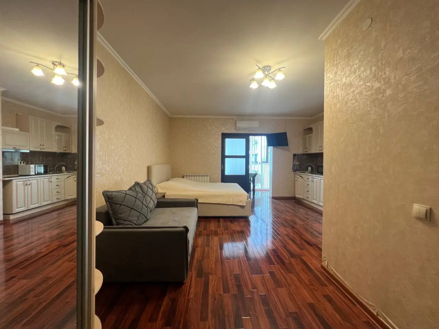 Апартаменты у Моря Возле Парка Ривьера