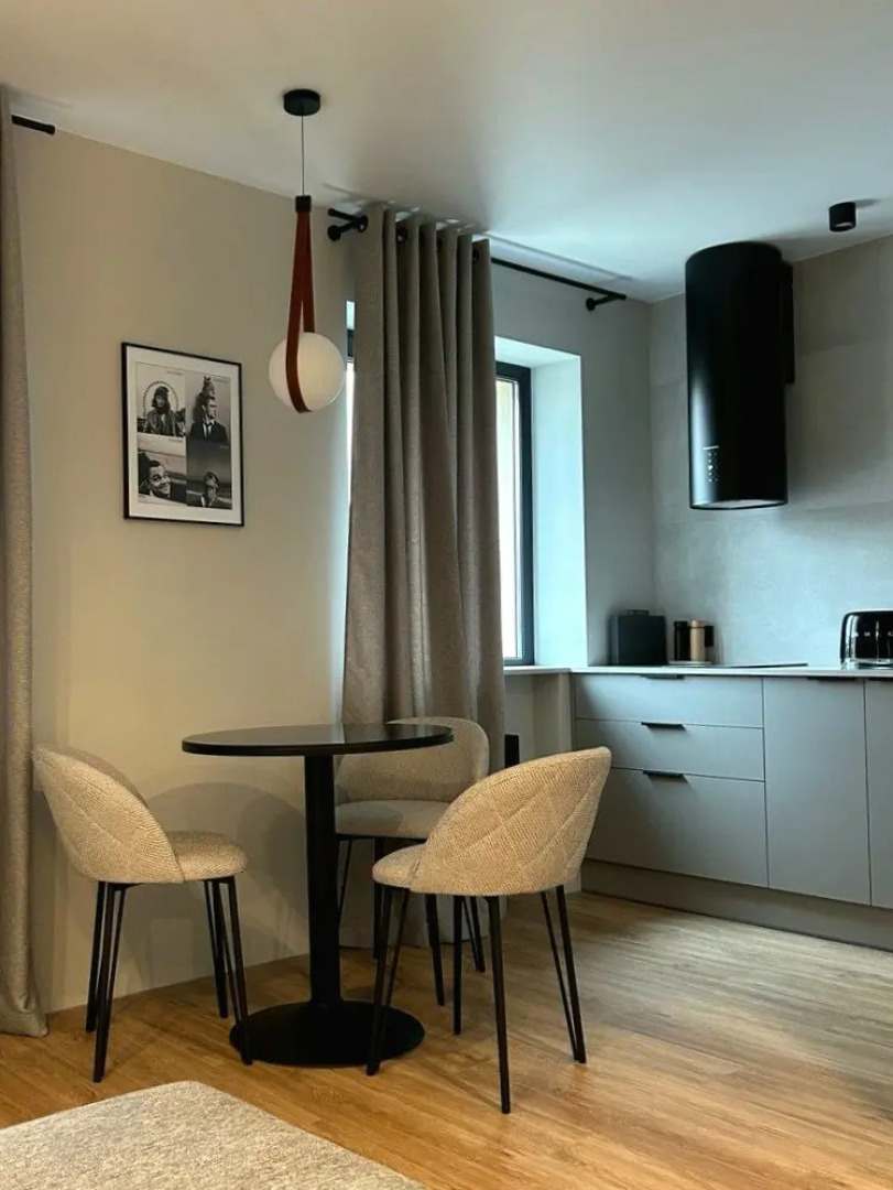 Квартира новая в центре RomanovApart