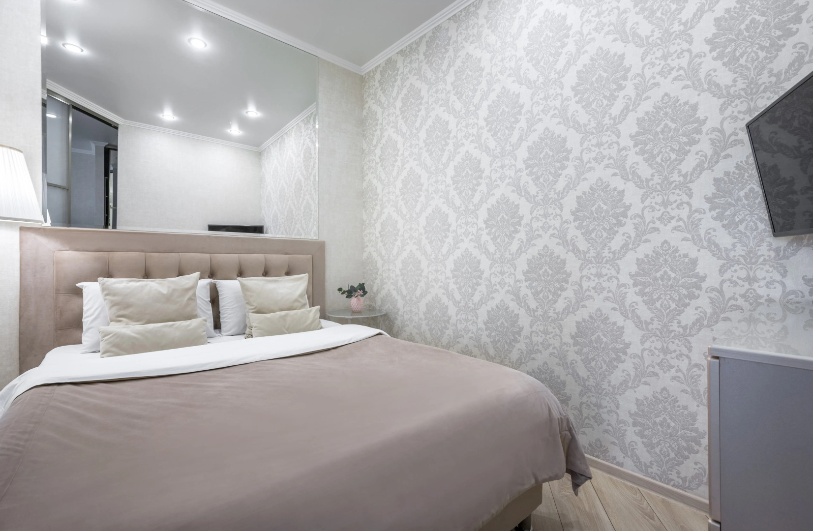 Апартаменты Admiral nearby Hilton 5