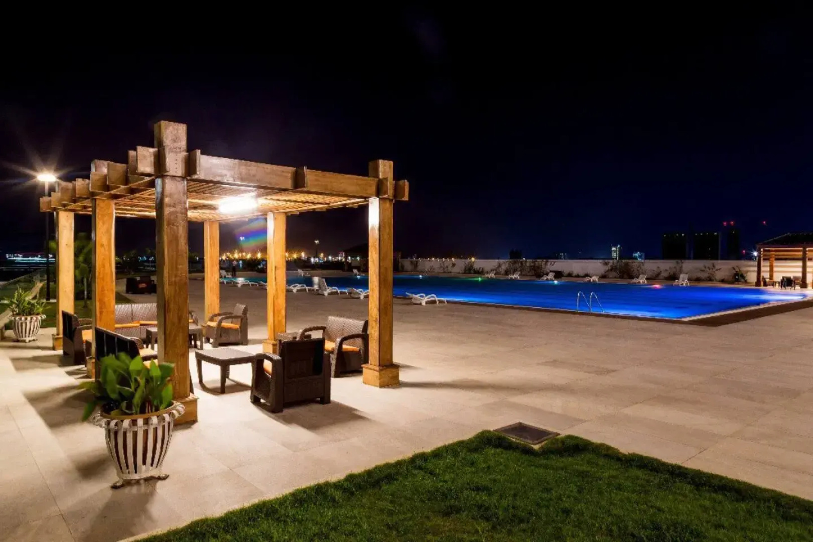 Апартаменты HEYCH Residences - Eko Pearl Towers