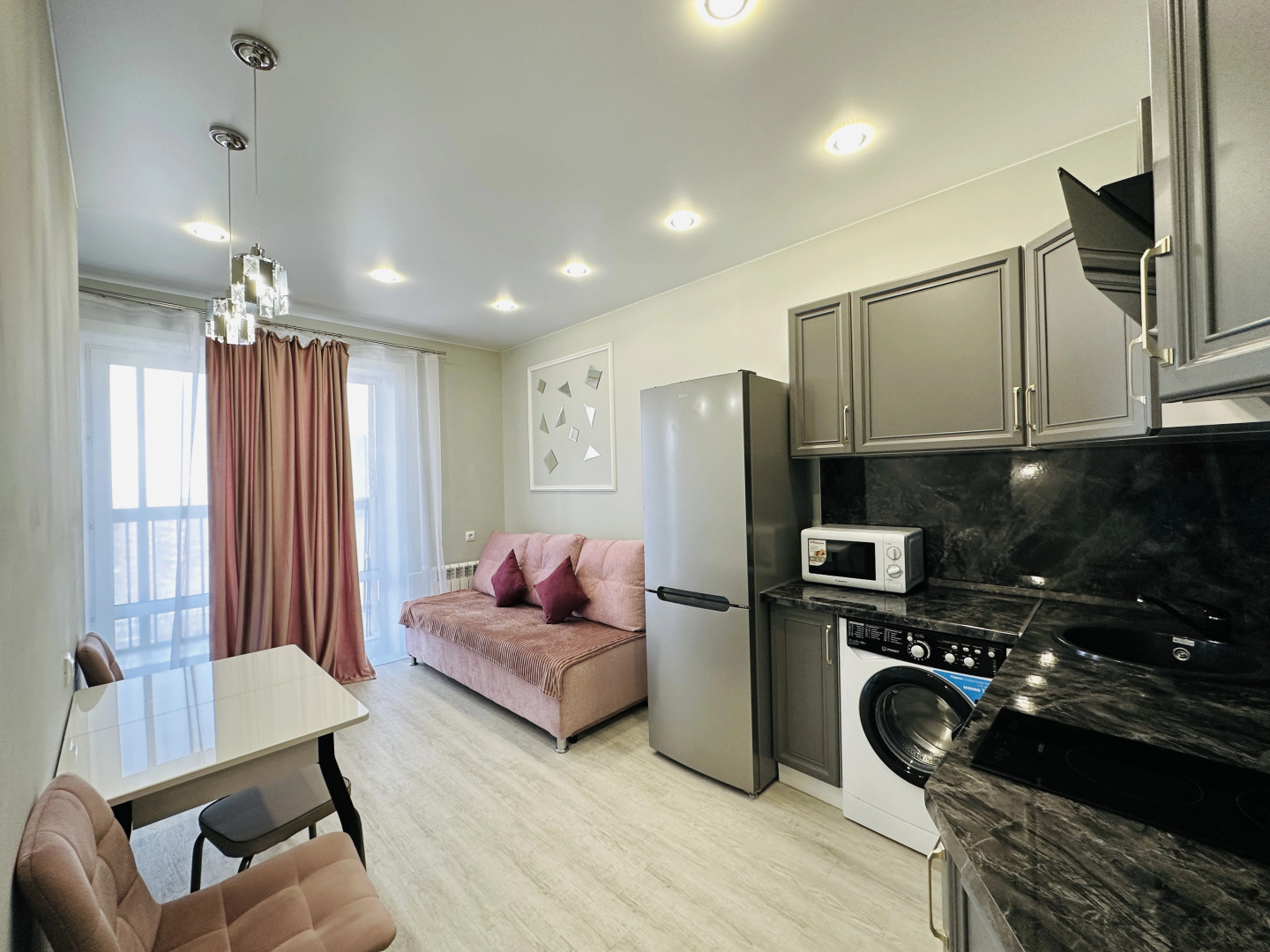 Квартира Nasutki38 люкс Зеркальное отражение