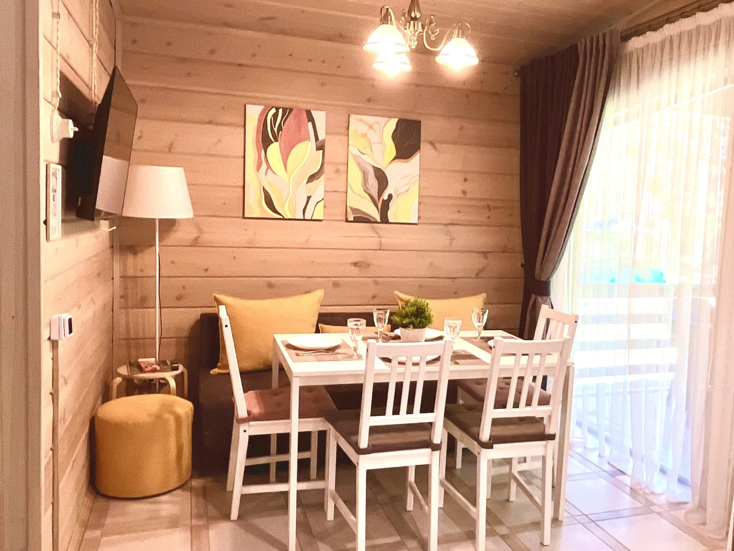 Домик на опушке на берегу Озера Волго на Селигере - коттеджи Сосновый бор