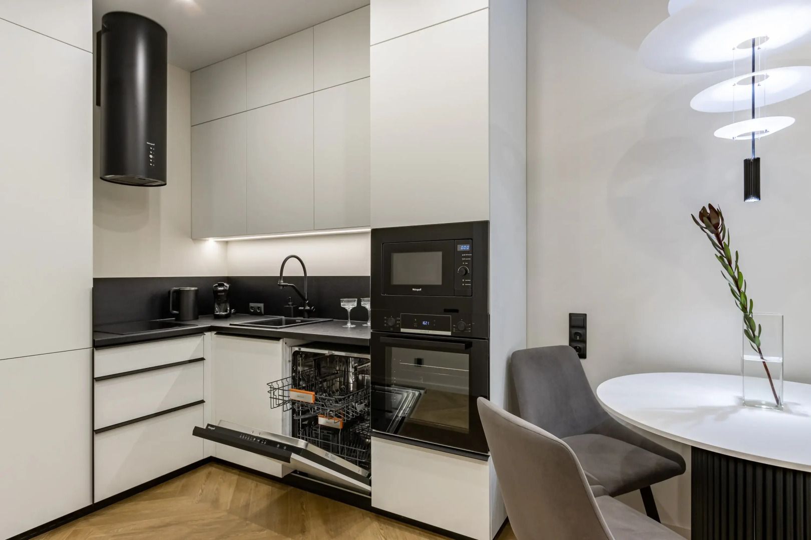 Квартира Holly на Нейшлотском Satin Home