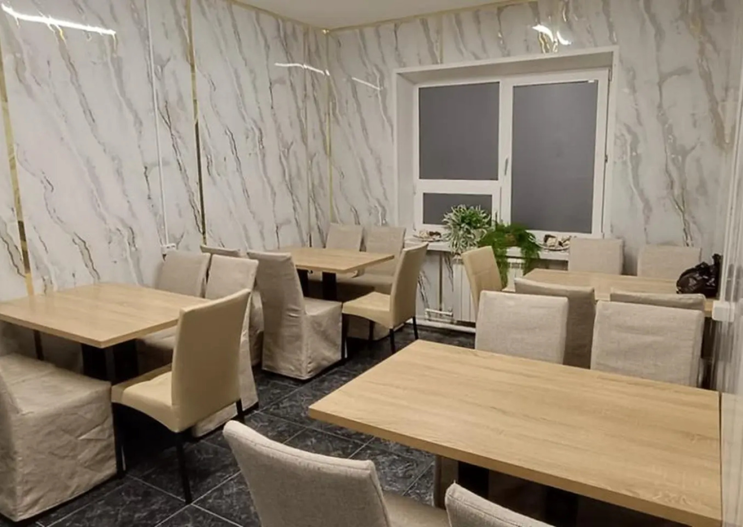 Отель Мустанг