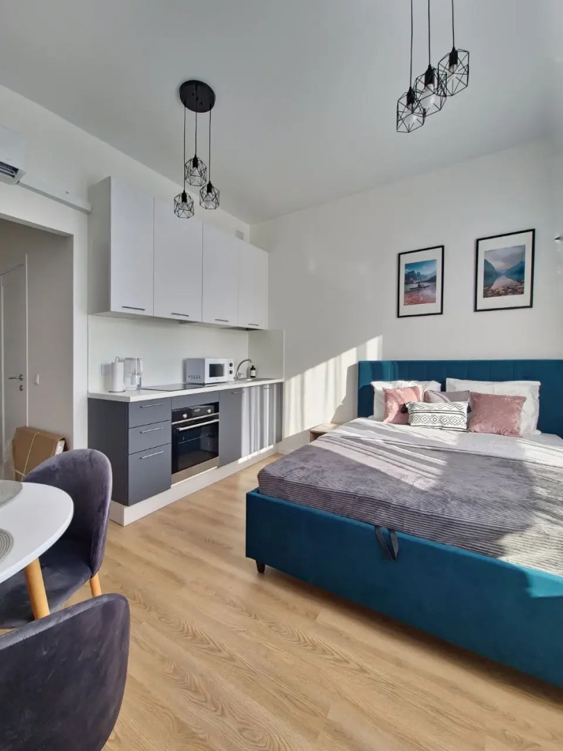 Апартаменты Новая студия возле аэропорта