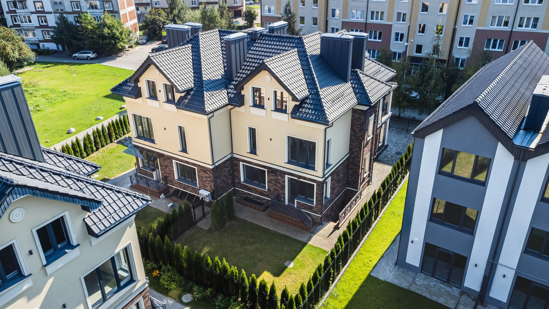 Квартира БалтАтлантик номер в стиле Красный Дракон