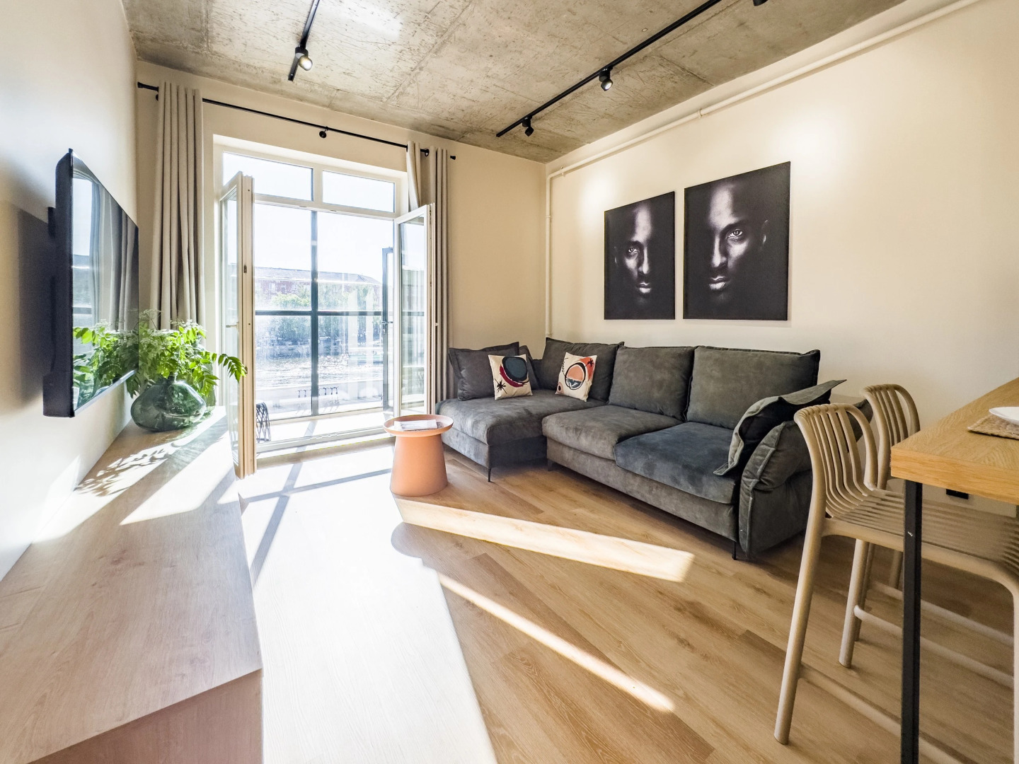 Квартира Апартамент С ВИДОМ НА РЕКУ в ЖК Рыбная Деревня