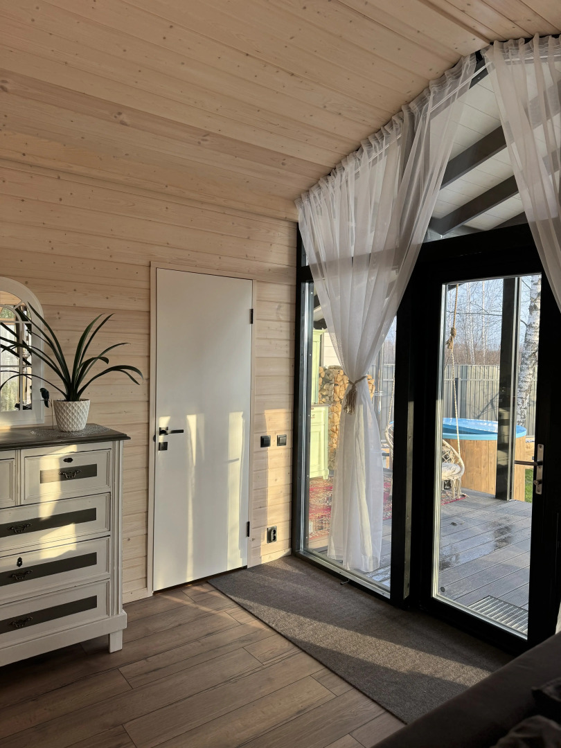 Гостевой дом с французскими панорамными окнами