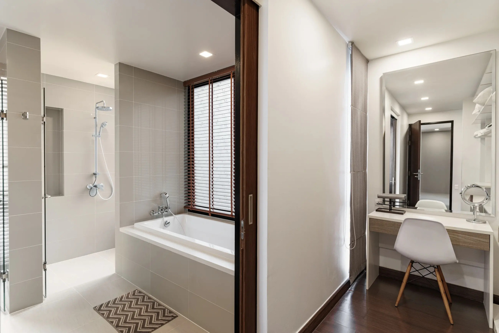 Вилла с 5 спальнями и бассейном на крыше рядом с пляжем Бангтао LP-65/46