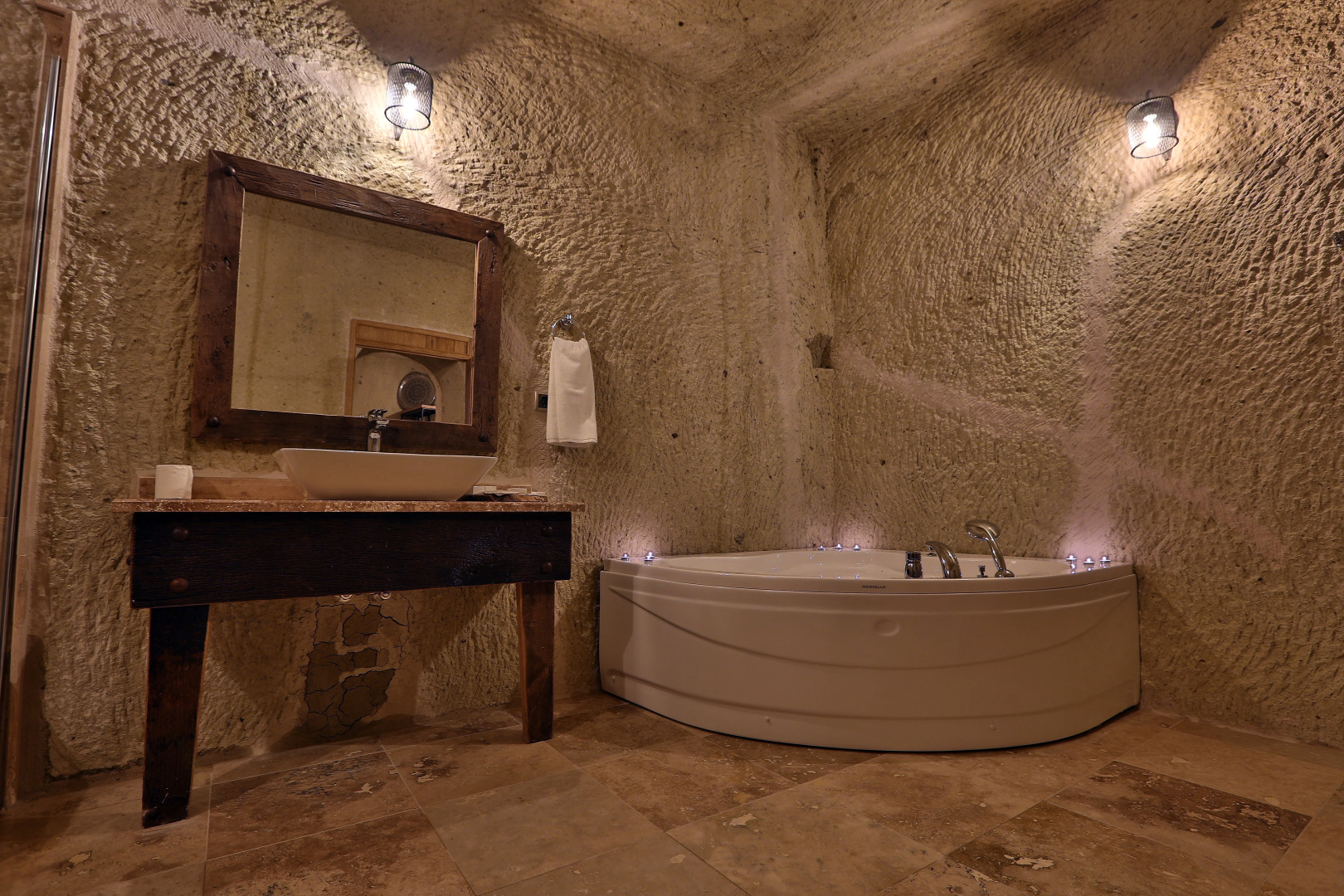 Nox Cave Hotel