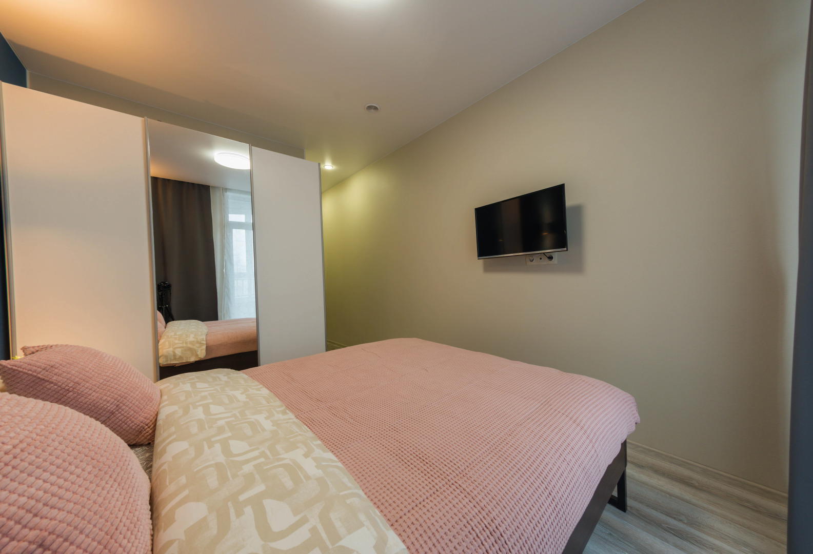 Апартаменты Жить Хорошо в 10 минутах о МЕТРО + Wi-Fi