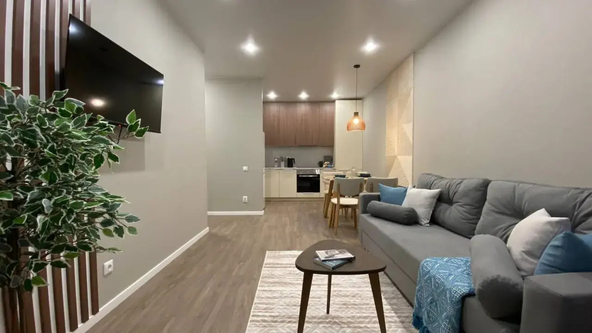 Квартира Green FOX трехкомнатная на берегу Приволжского Затона