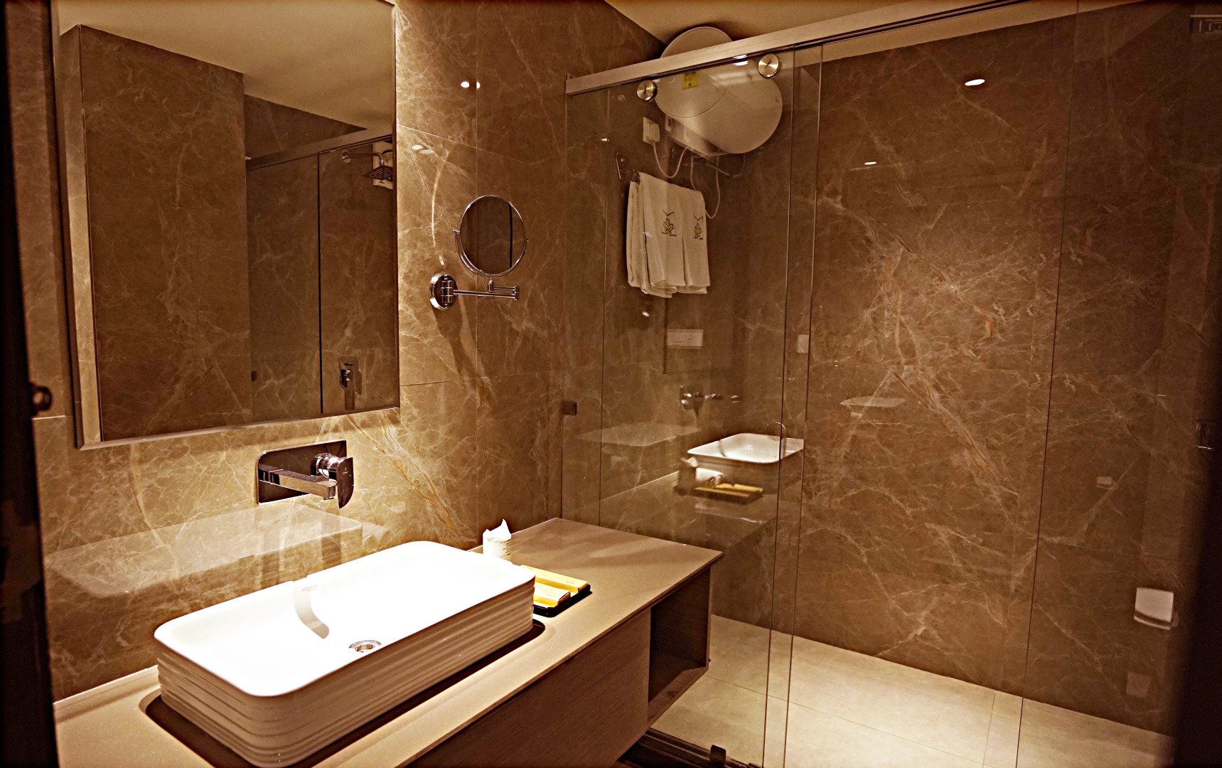 Отель Maplewood Premier