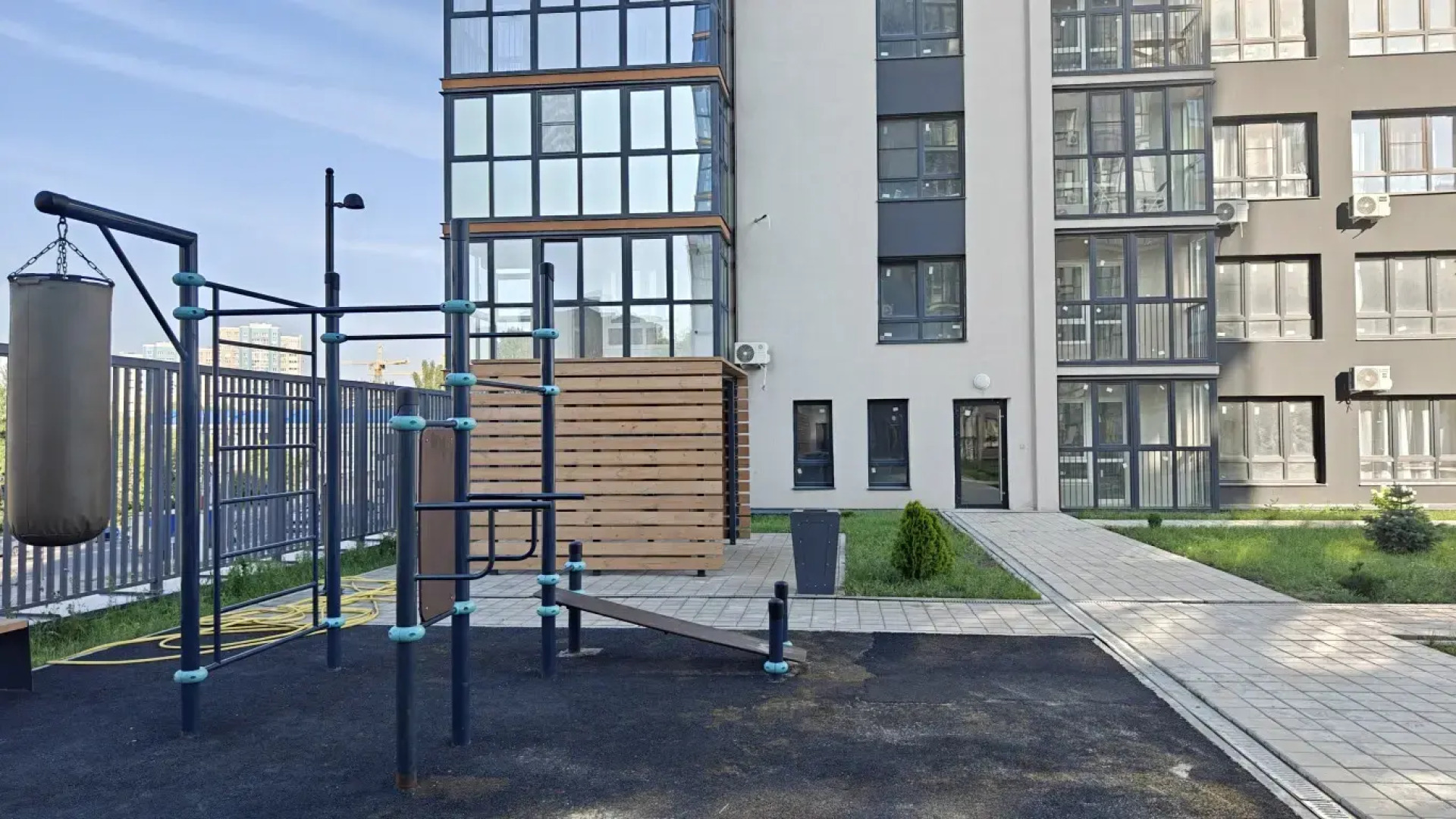 Квартира Граф Хаус 77