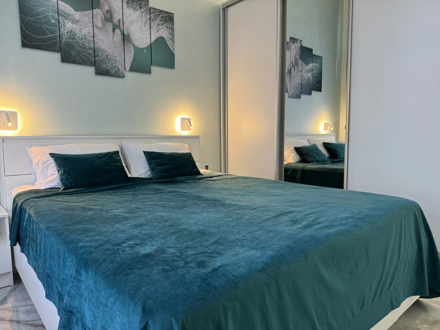 Апартаменты Platinum Aparts (Аллея Парк)