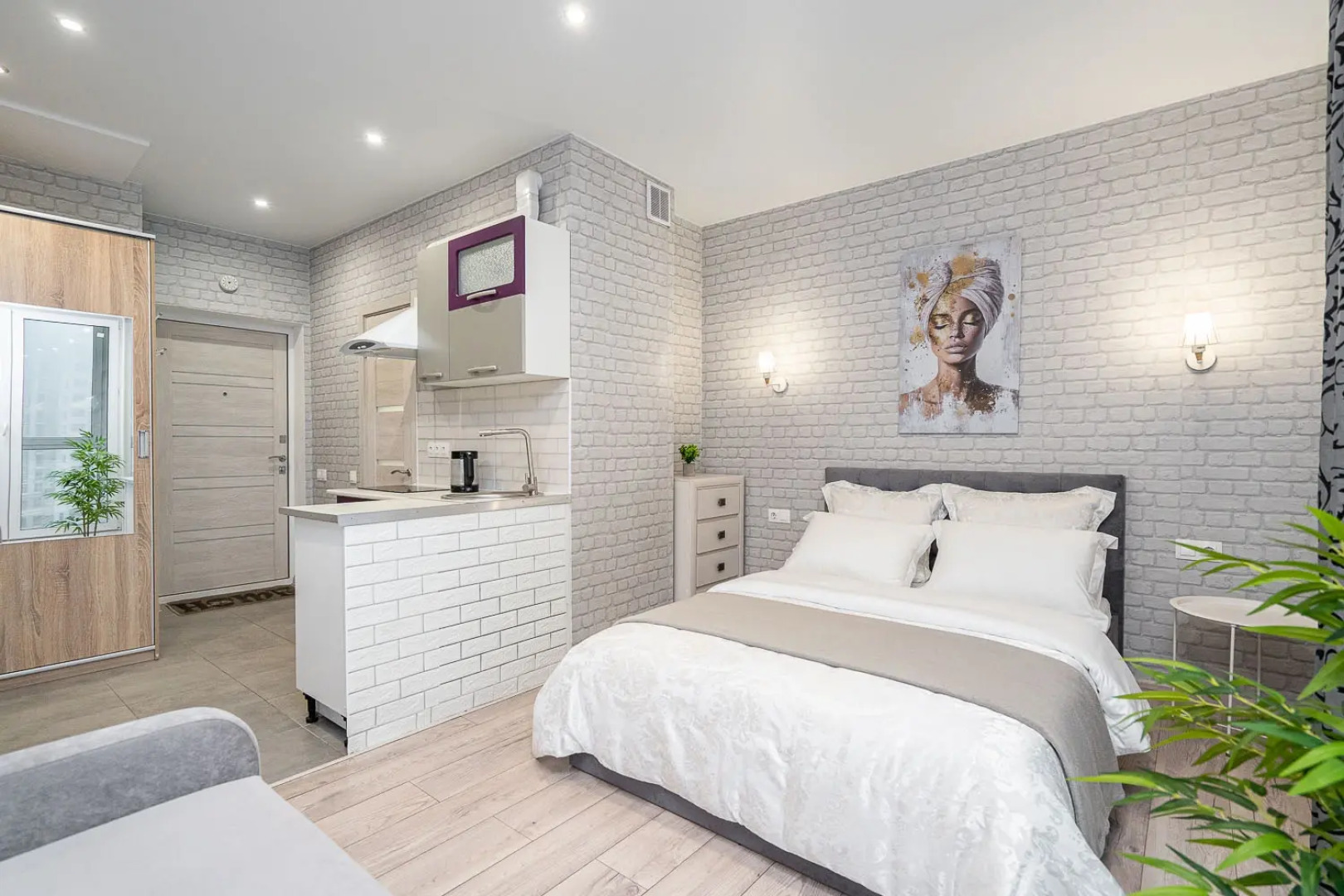 Апартаменты Студия Ladgorna на Независимости 88