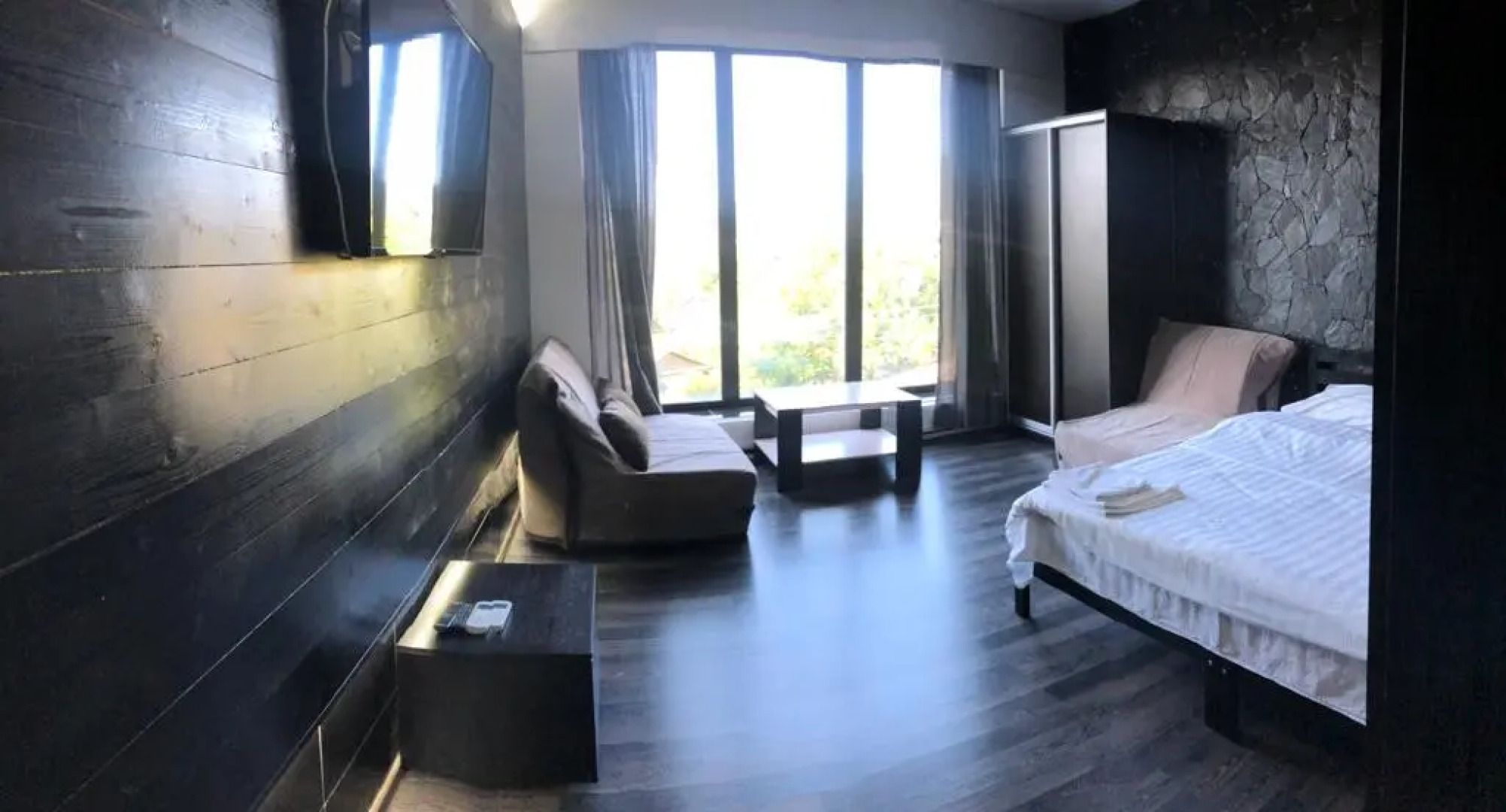 Отель Черная скала