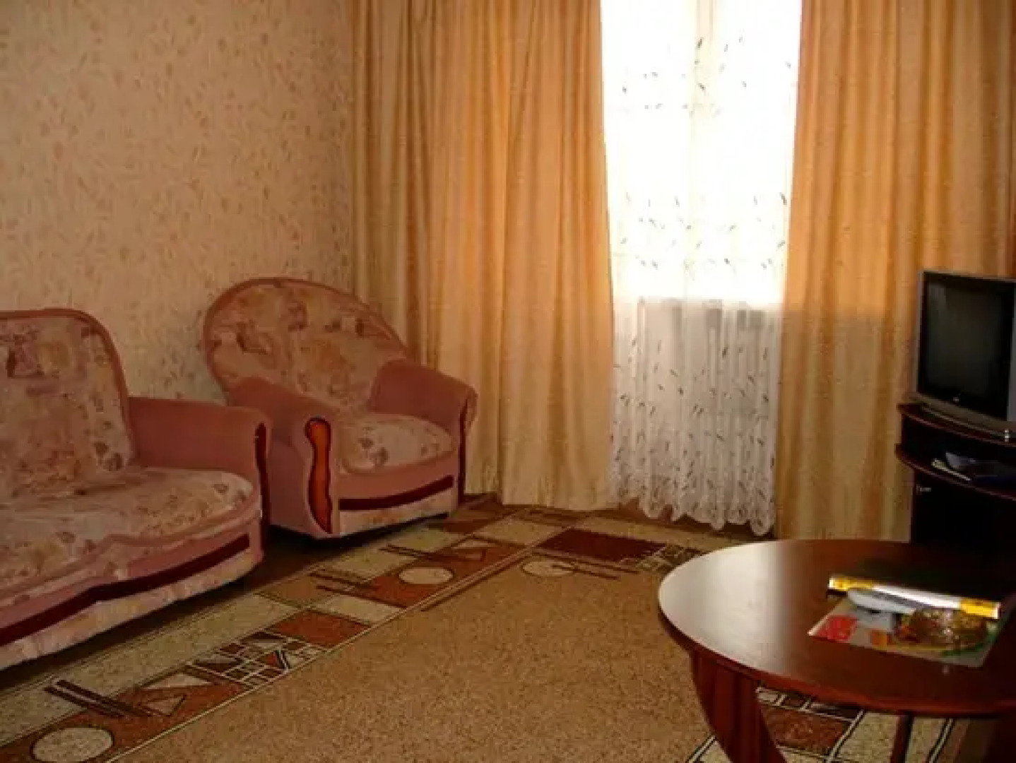 Апартаменты Салют Школьная 4