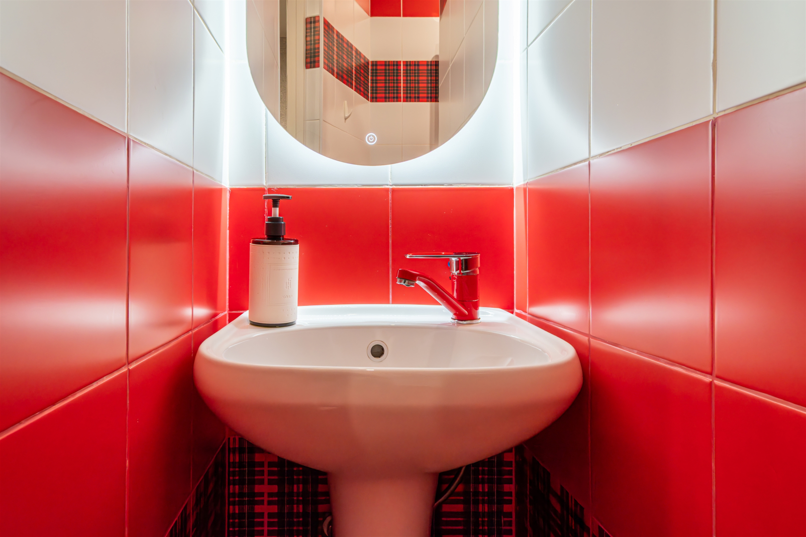 Квартира Red Bus Apartment na Mira