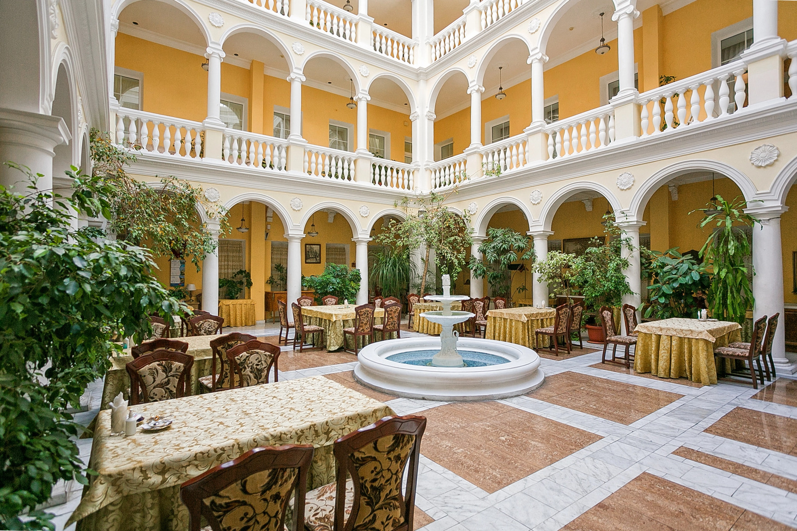 Апартаменты Люкс шоколад в Тавриде на набережной Ялты