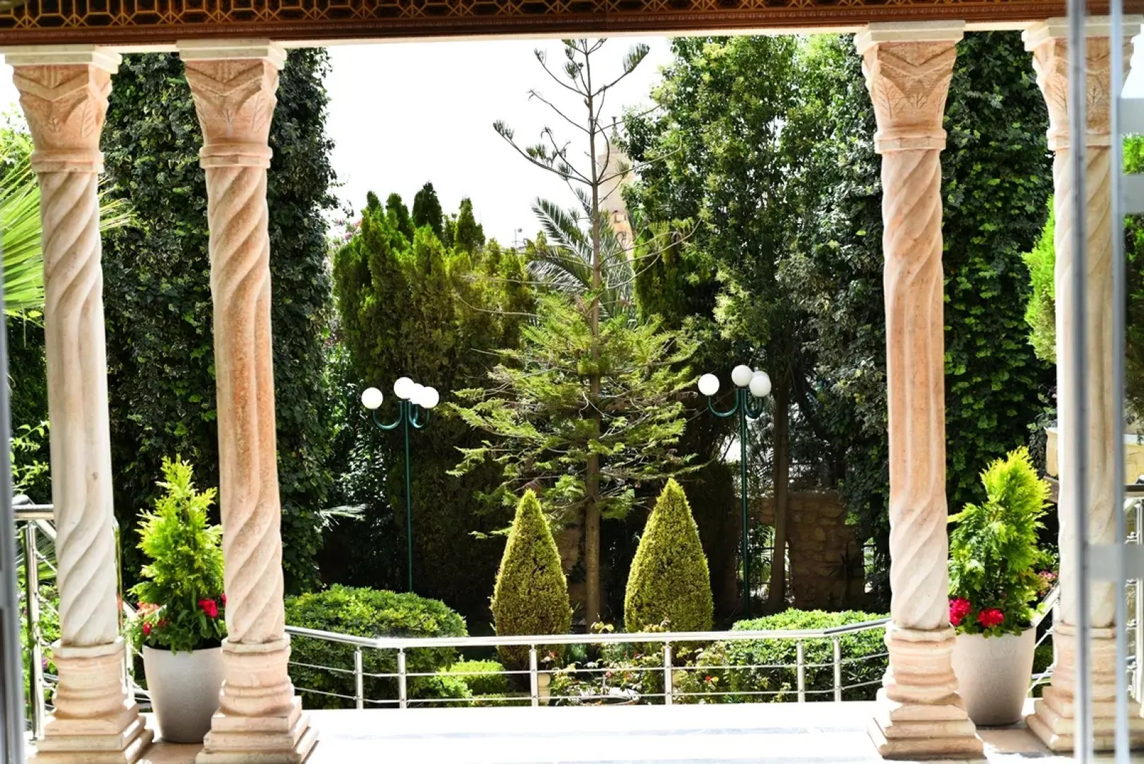 Отель Amra Palace International