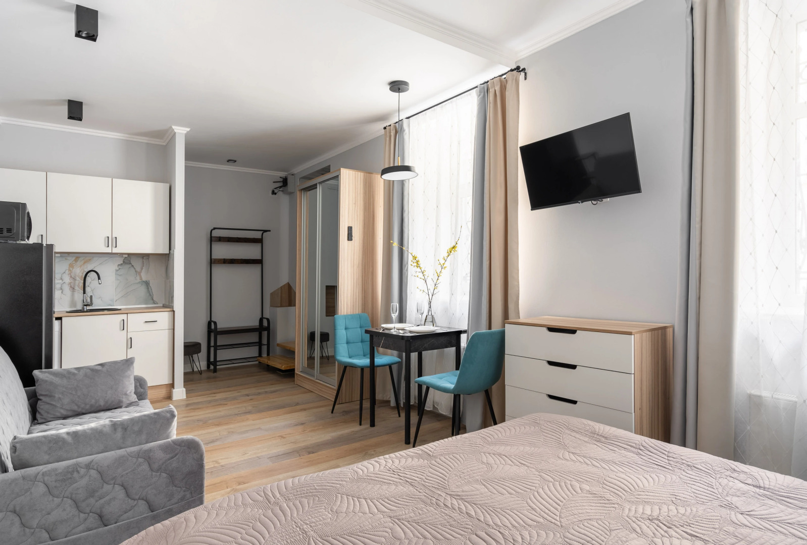 Апартаменты Let Your Flat Season