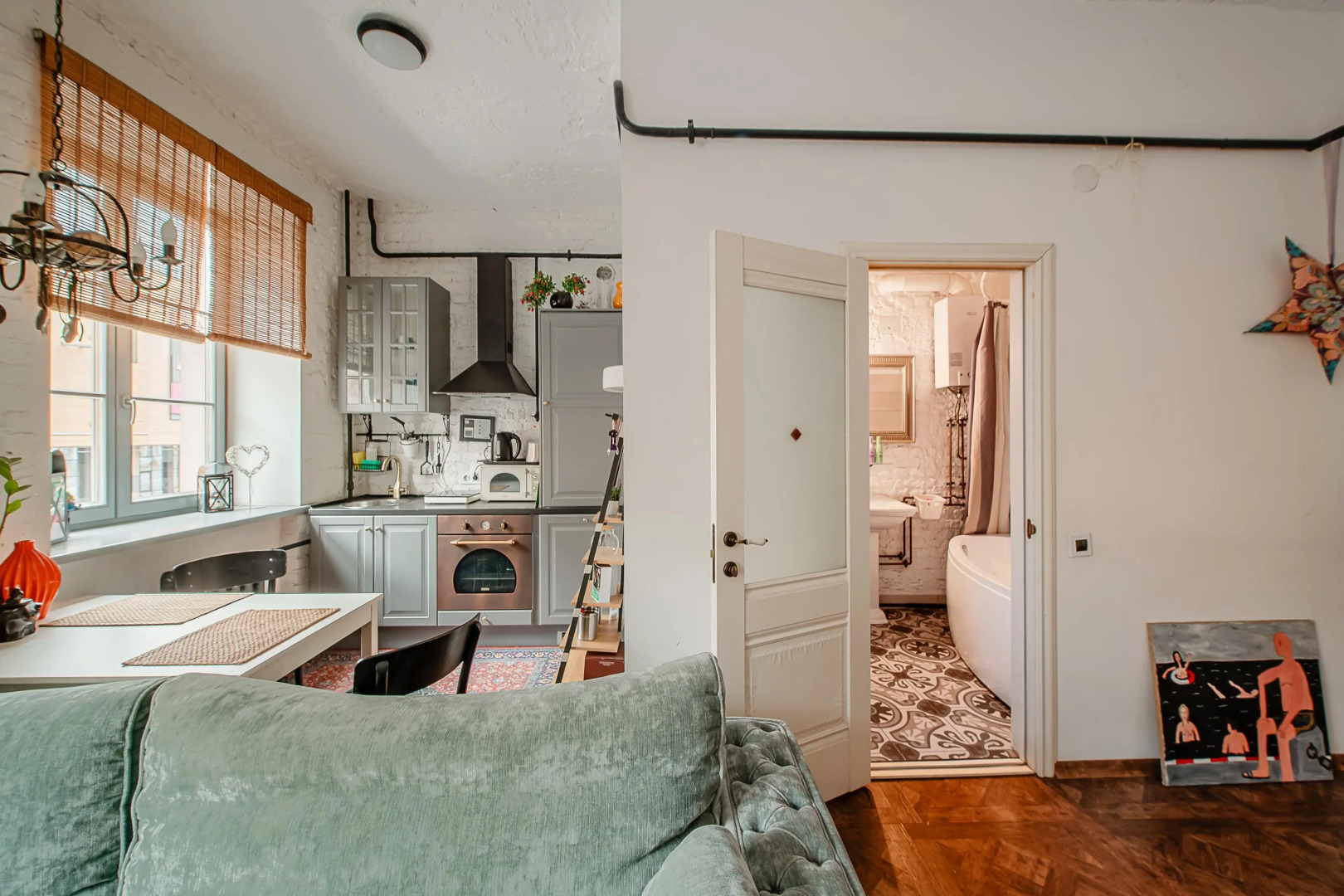 Апартаменты Студия с отдельной спальней в районе вокзала