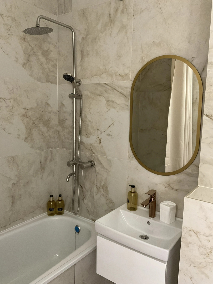 Апартаменты на улице Романтиков 1