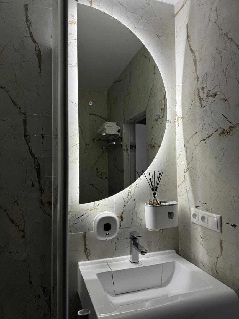 Квартира Стильная у метро Akadem