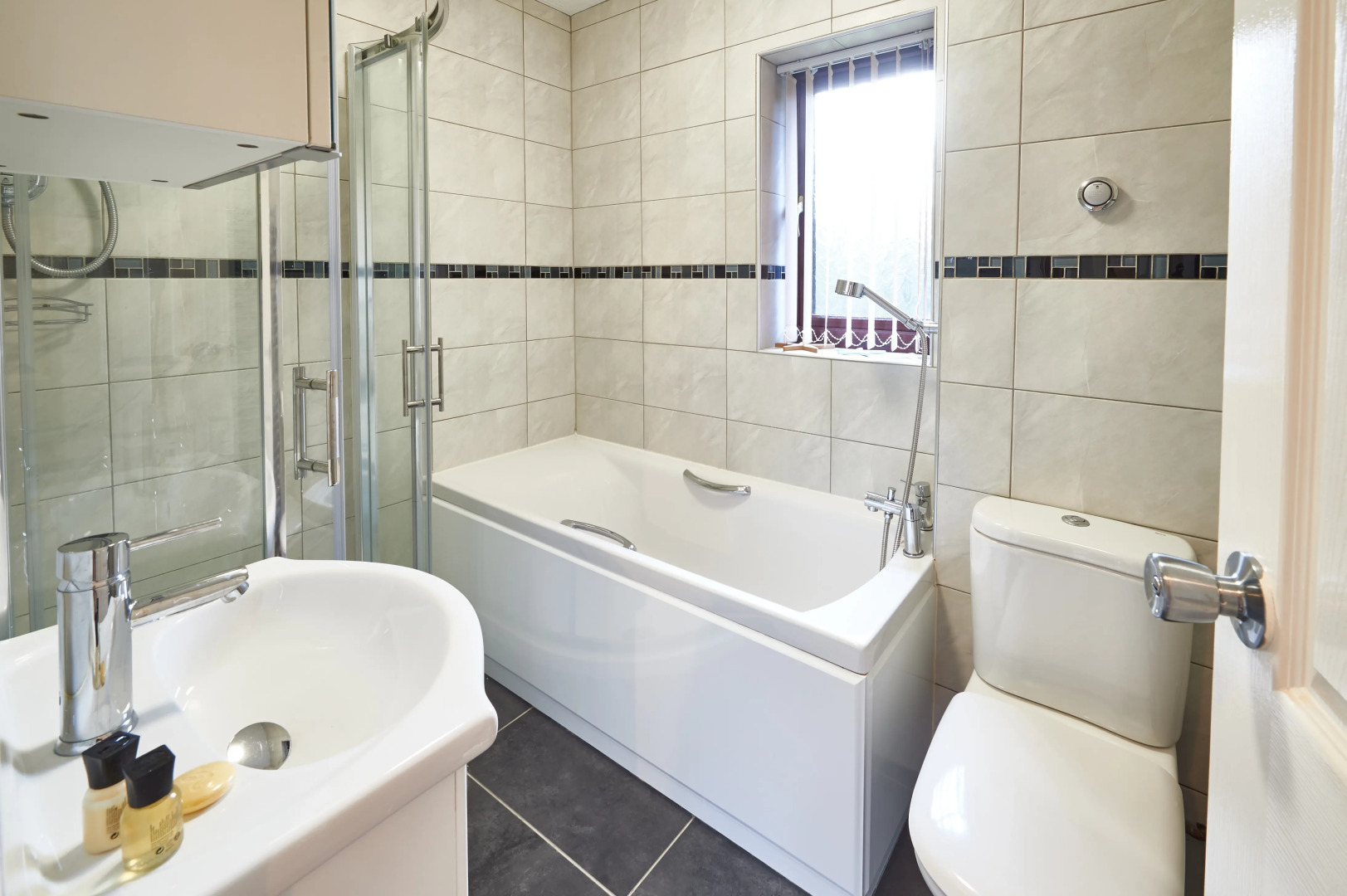 Гостевой Дом Furzton Serviced Houses - Shortstay MK