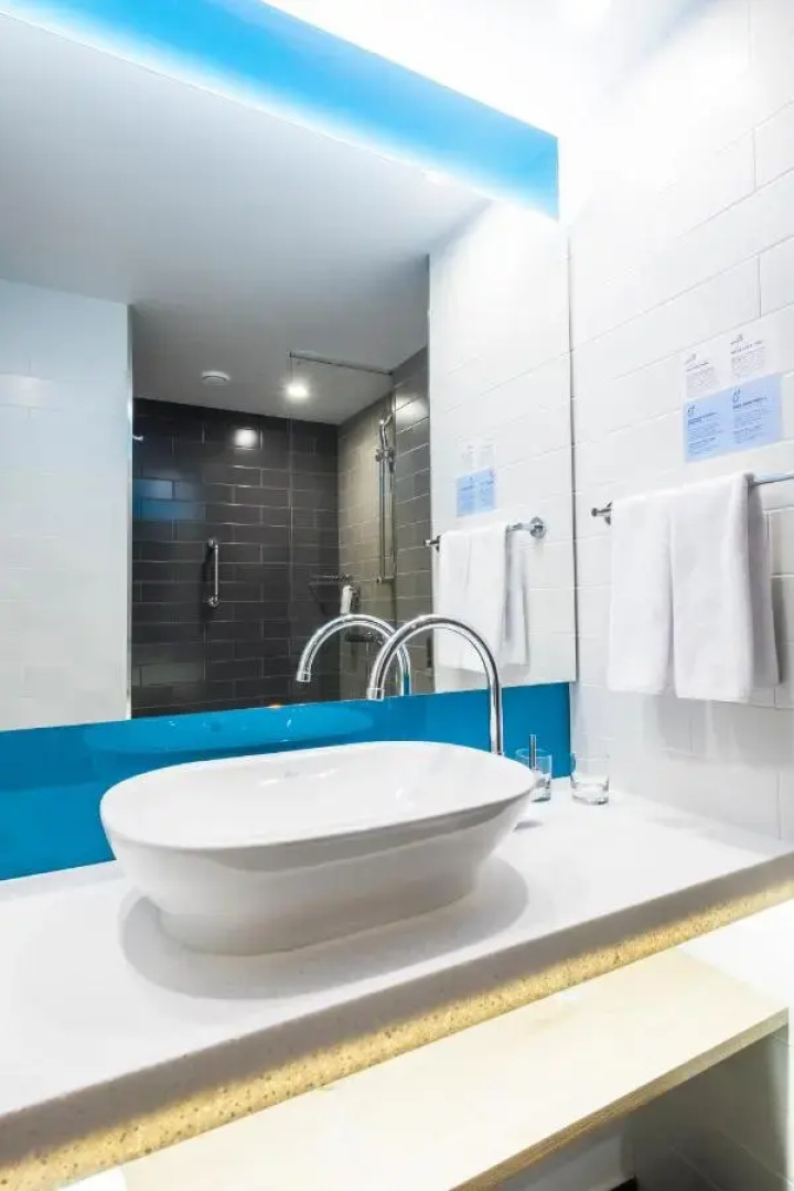 Отель Cosmos Smart Moscow Dubininskaya Hotel