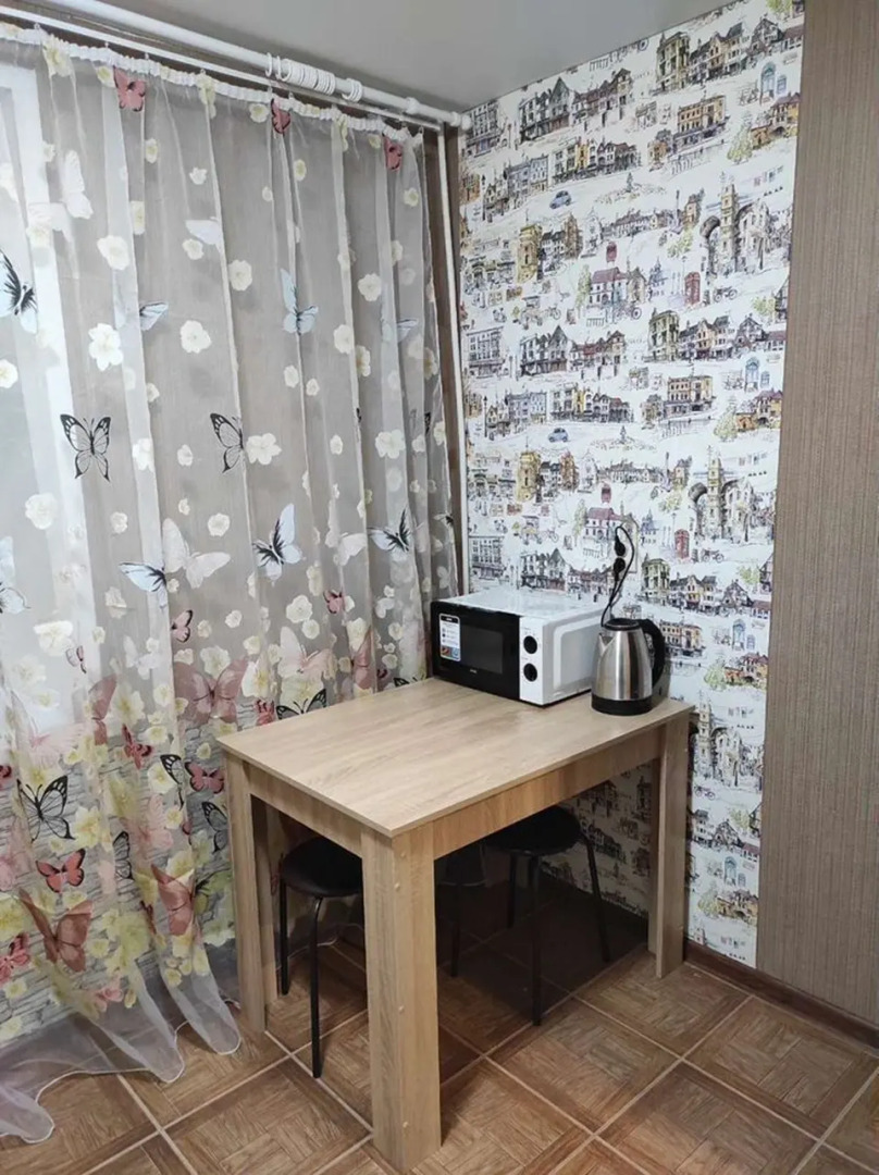 Квартира Чистая и Уютная в Рaйоне Семeйнoгo Мaгнитa