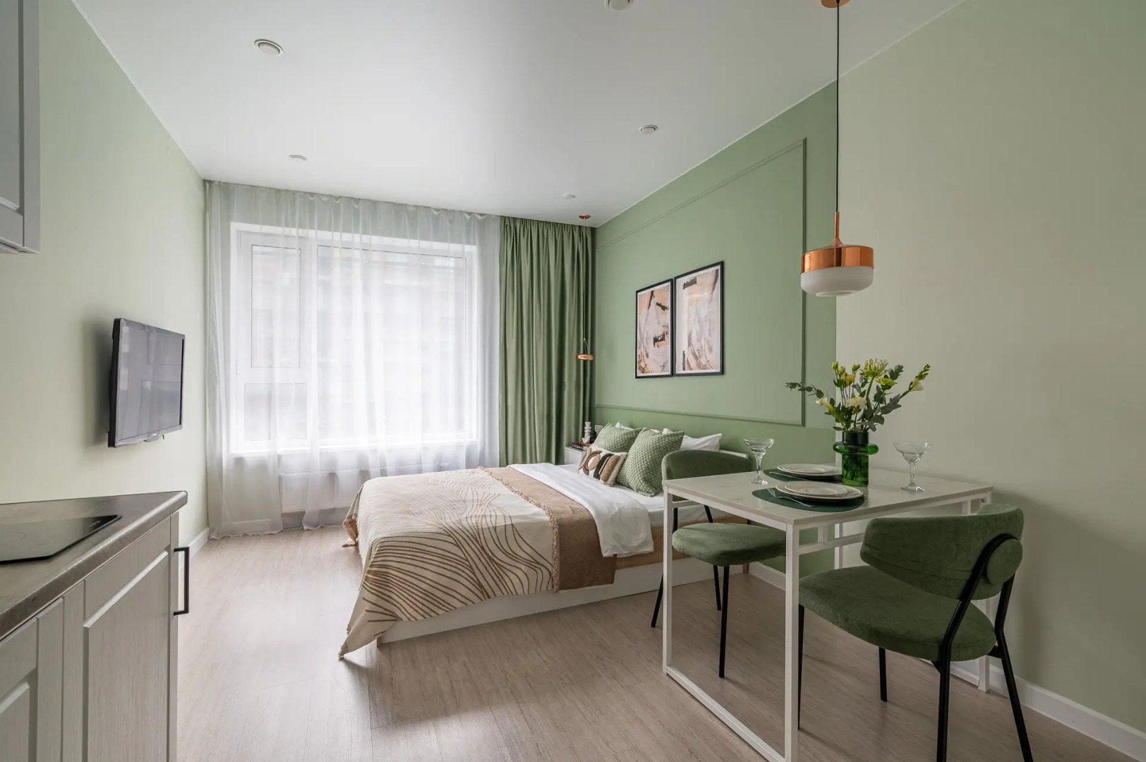 Студия у Метро Космонавтов