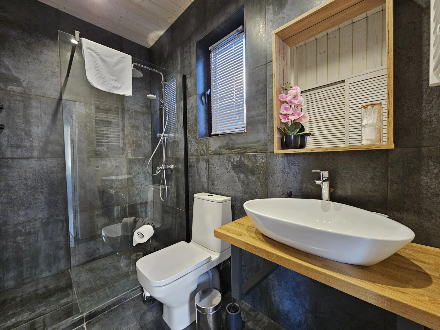 Коттедж Черничный Склон Forest House