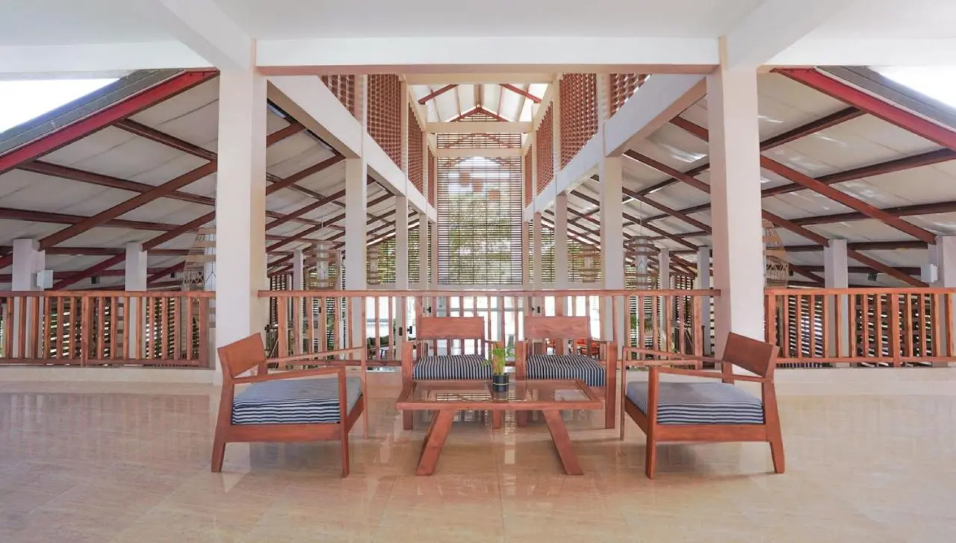 Отель Breeze Pasikudah Resort