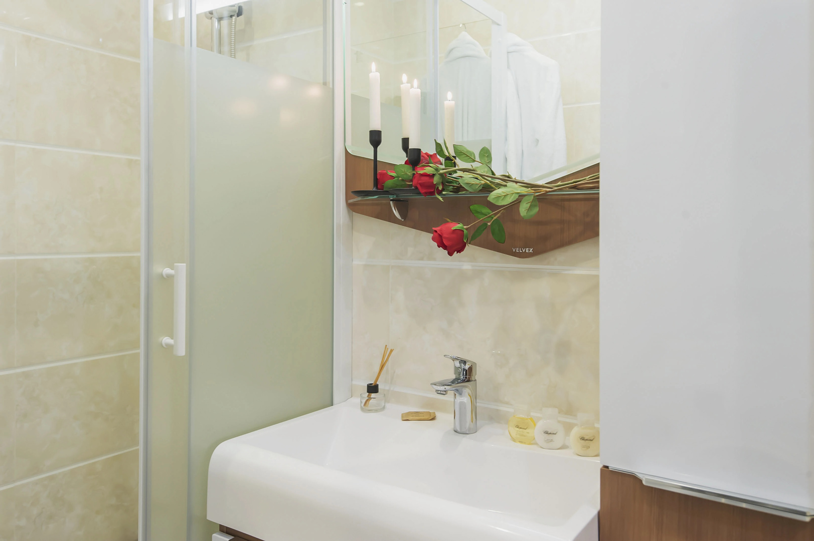 Квартира GM Apartments Стильная Трехкомнатная в центре рядом с МХАТ