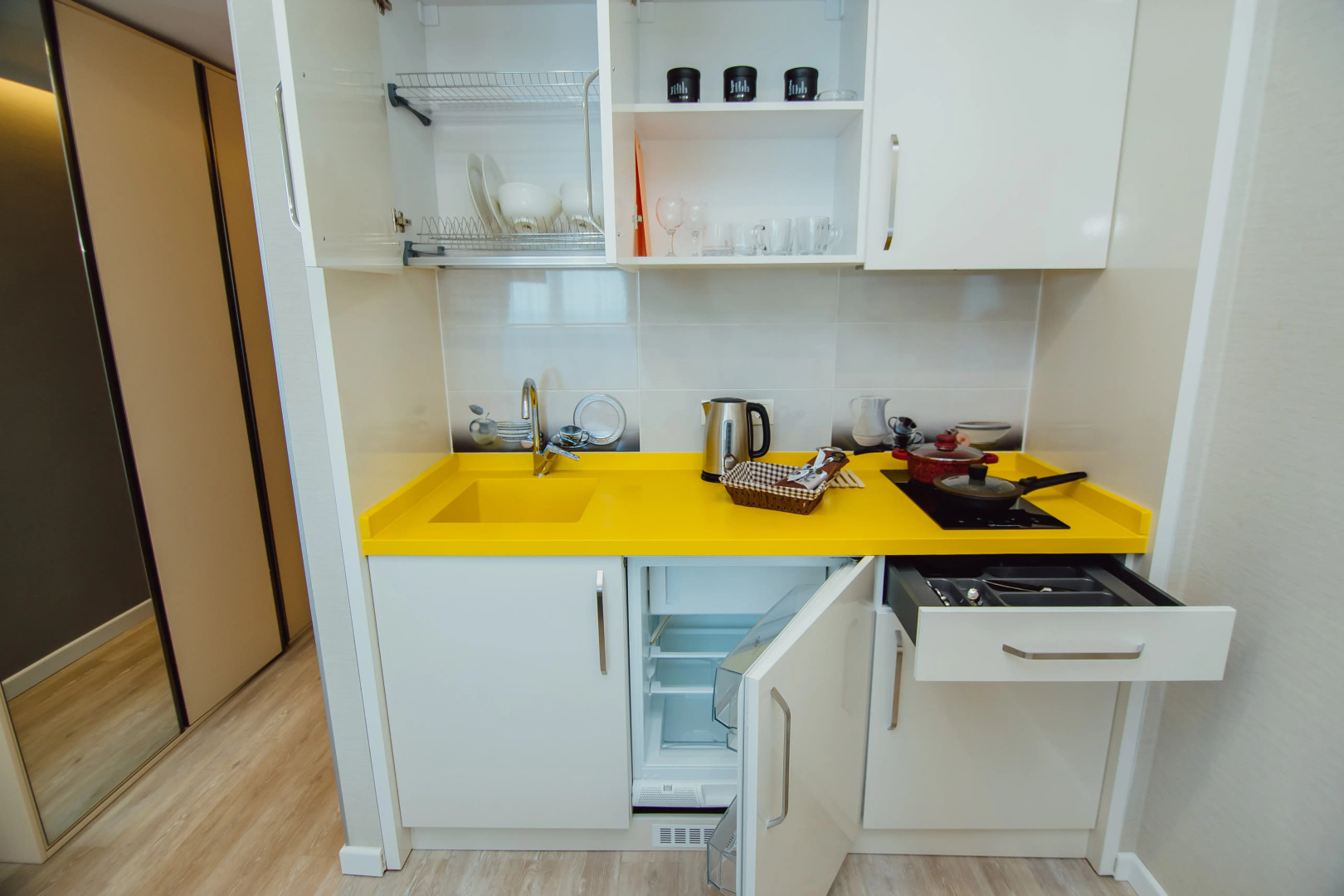 Апартаменты Sunshine Apartments Aliance Palace