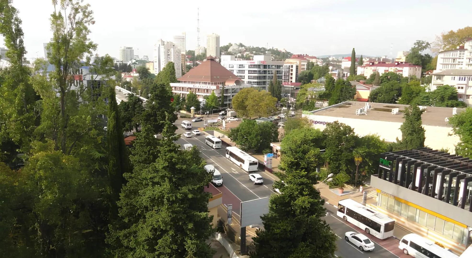 Апартаменты Светлана-Центр у моря с видом на сквер и центр