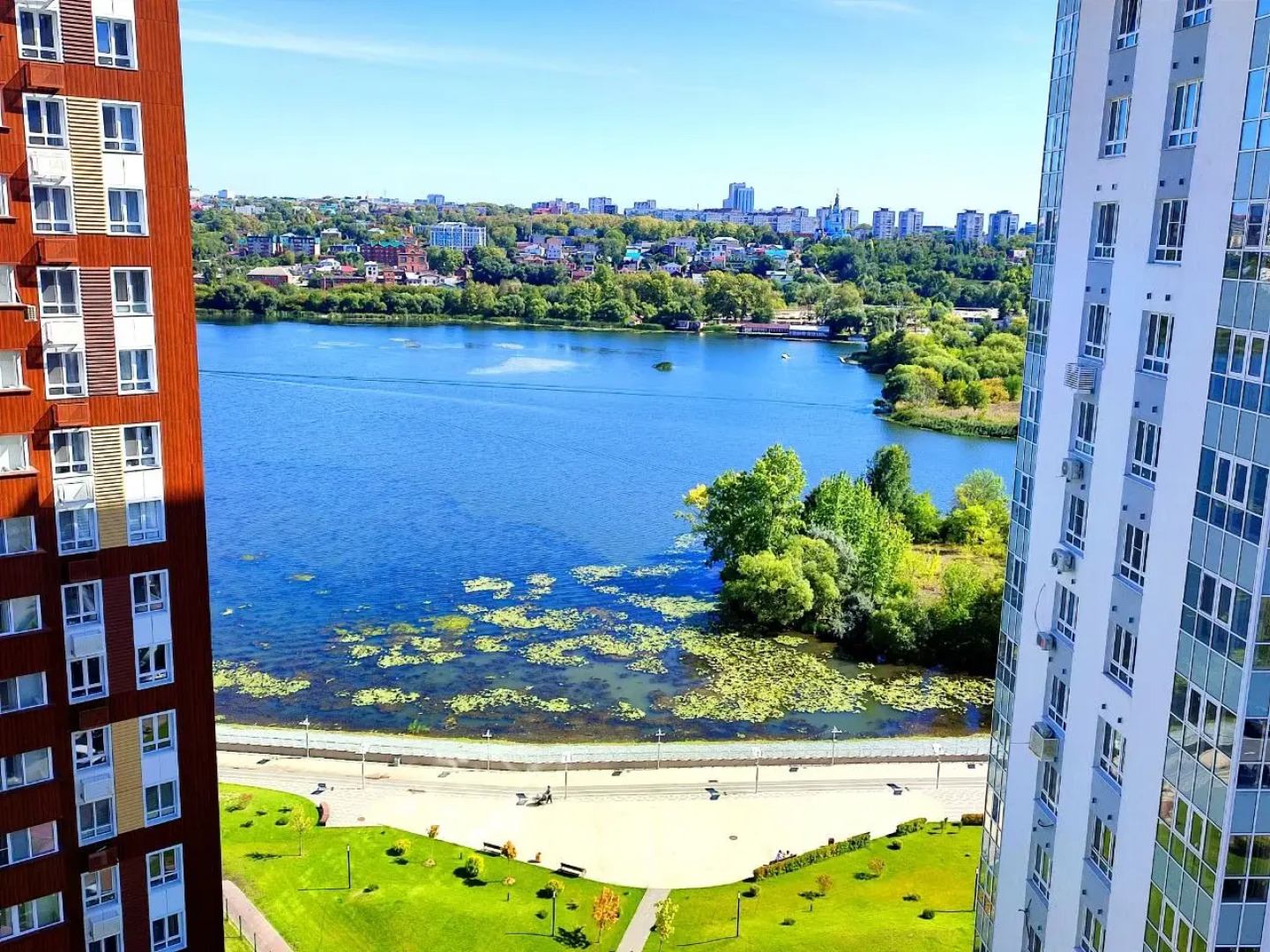 Квартира Enigma Apartments - Студия с панорамным окном в ЖК Аквамарин