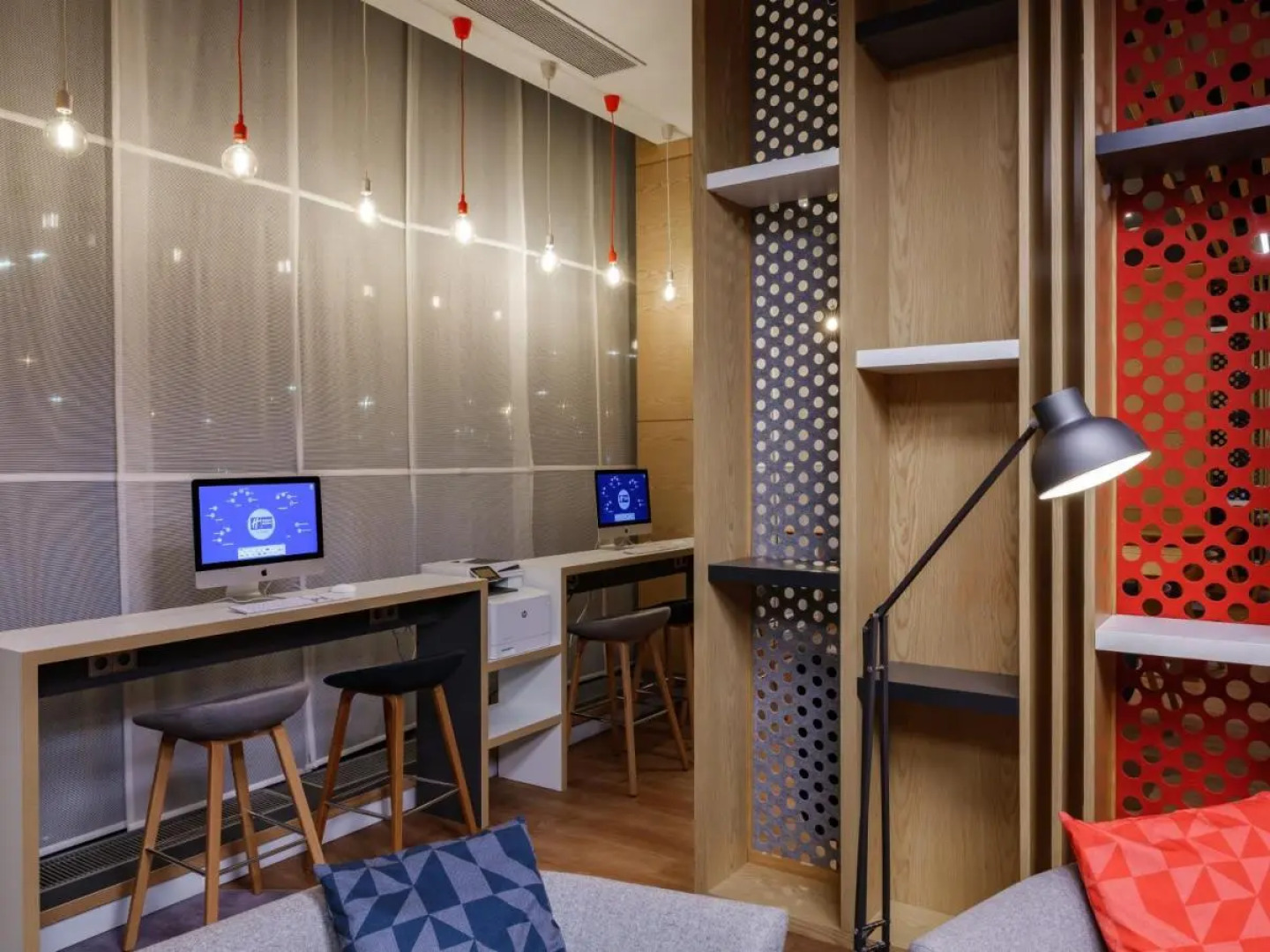 Отель Holiday Express Moscow Sheremetyevo Airport