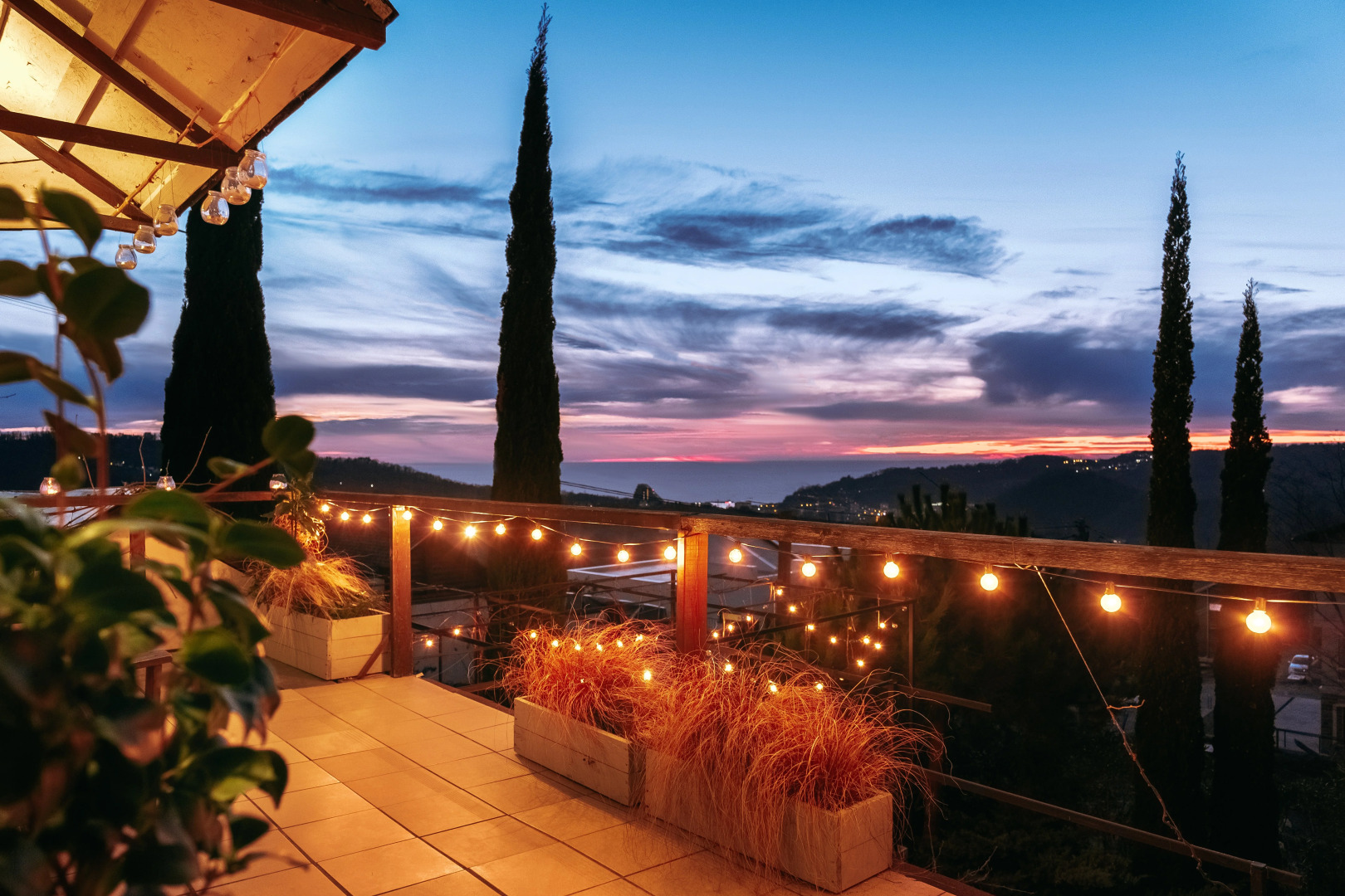 Гостевой Дом с Кипарисами в горах с видом на море