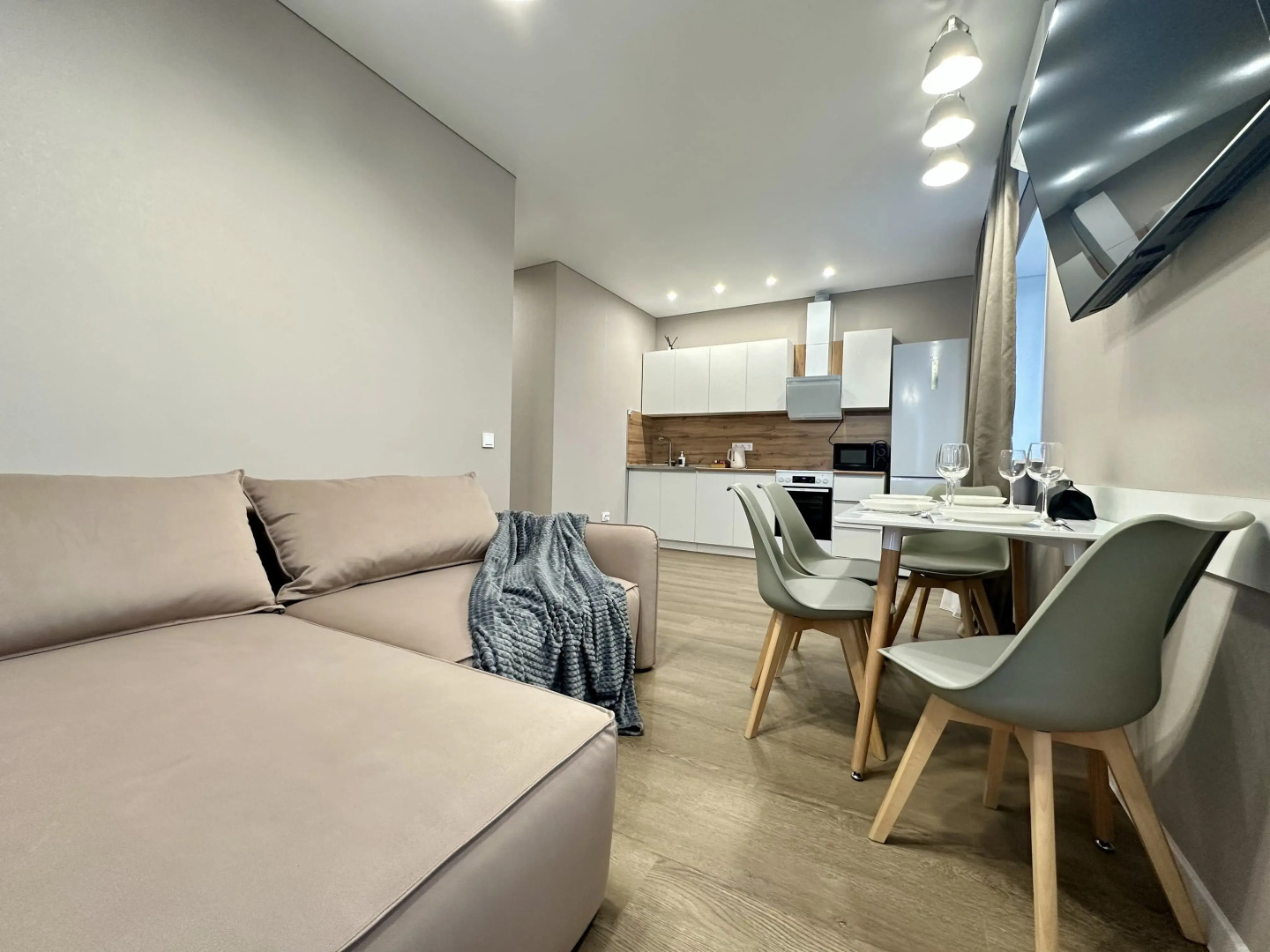 Квартира с панорамным видом на город и Русский мост