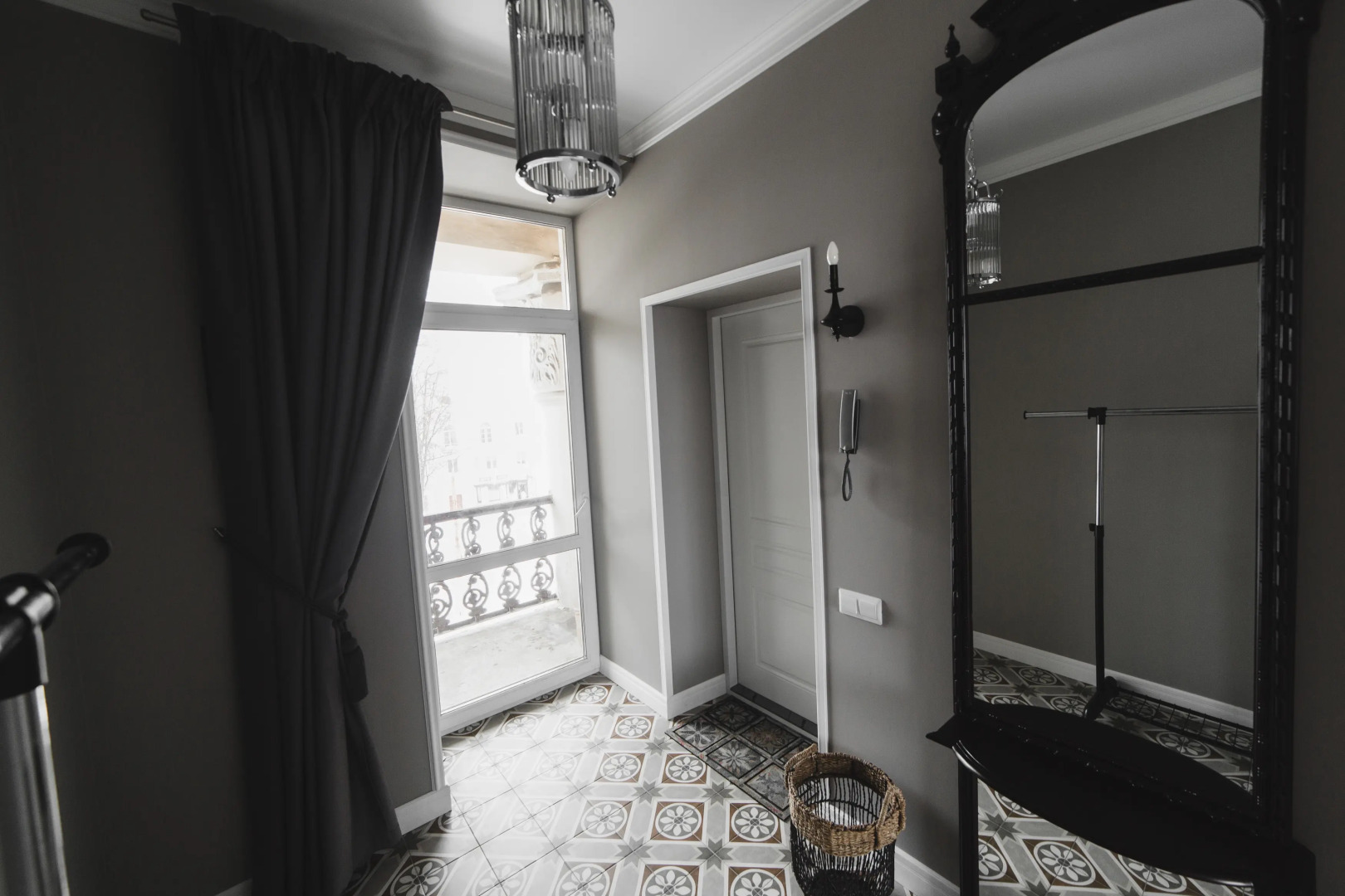 Апартаменты Сталинское Барокко в Сердце Города