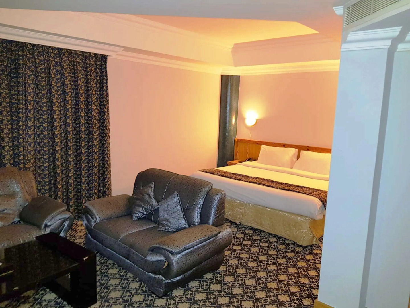 Отель Phoenicia Tower Hotel&Spa