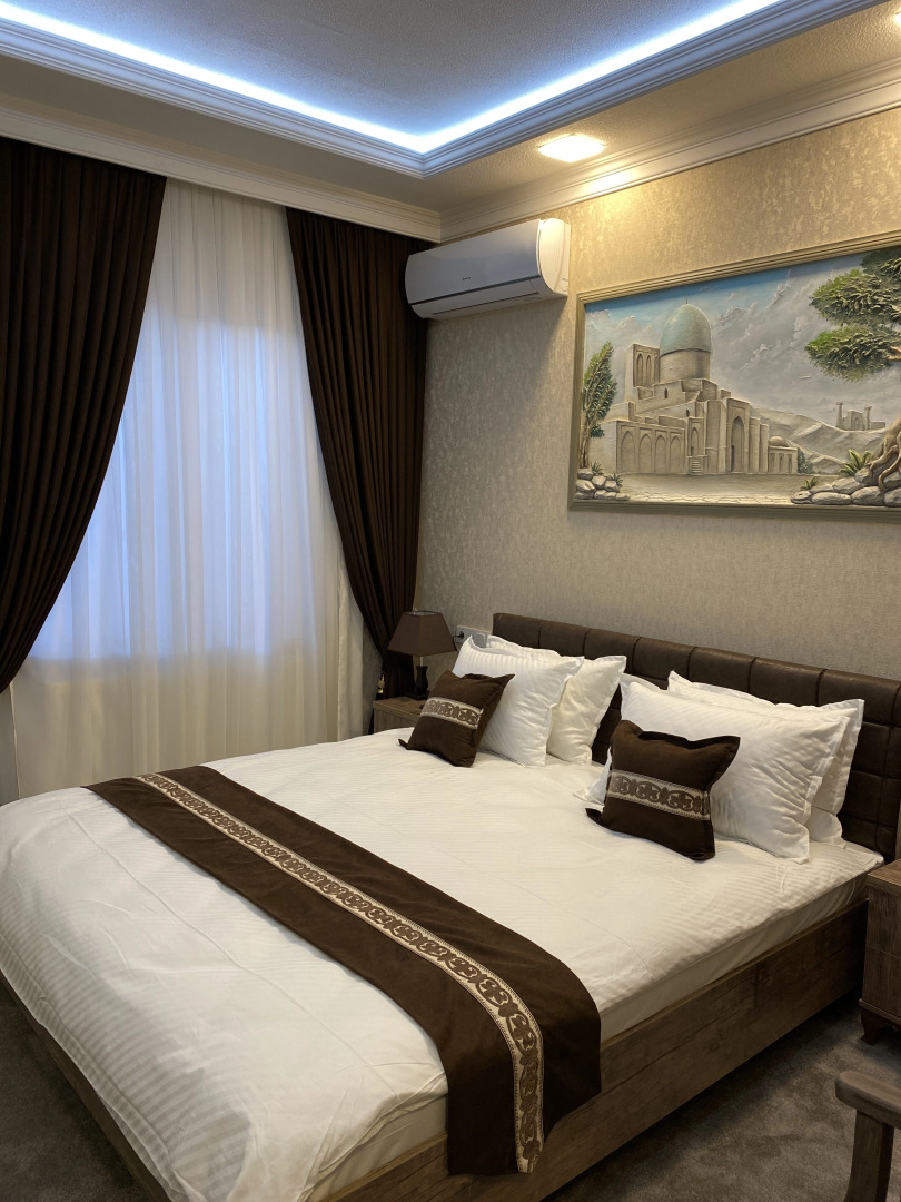 Отель Archie Family