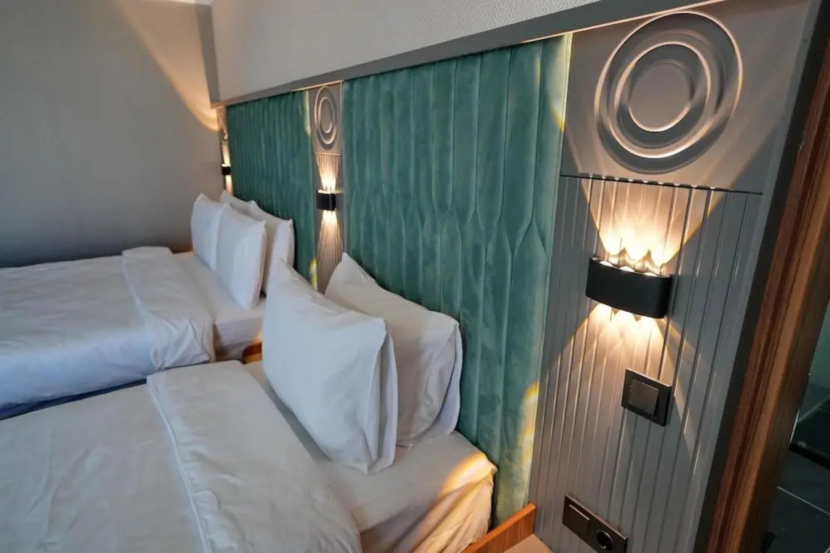 Shelton Airport Otel